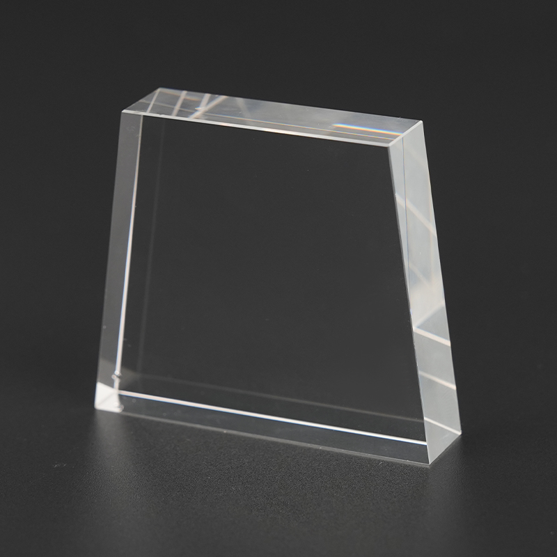 Bezbojno optičko staklo Prism